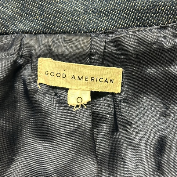 Good American Denim Blazer in True Blue Classic Business Minimalist 2 - Picture 16 of 17